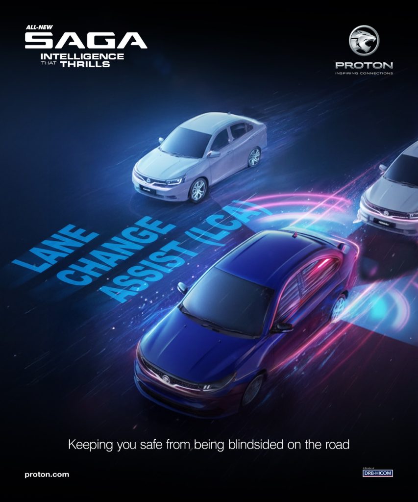 Visual sistem Lane Change Assist (LCA) pada All-New Proton Saga MC3 2026 yang mengesan kenderaan di blind spot bagi membantu pertukaran lorong dengan lebih selamat.