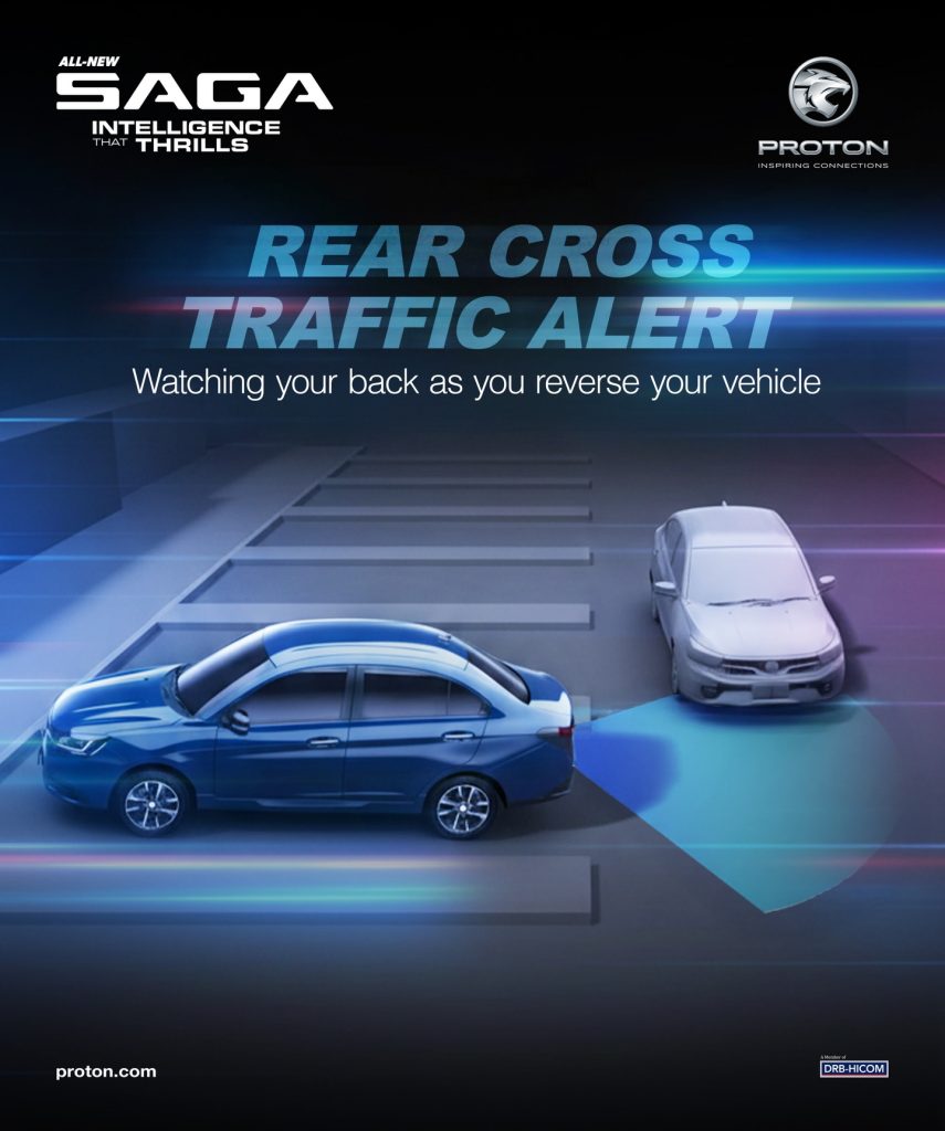 Sistem Rear Cross Traffic Alert (RCTA) pada All-New Proton Saga MC3 2026 mengesan kenderaan yang melintas dari arah belakang ketika mengundur untuk mengelakkan perlanggaran.