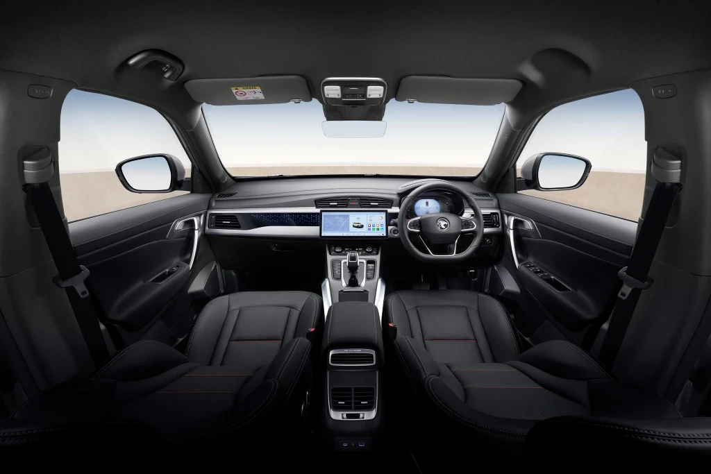 Ruang dalaman Proton X70 2026 dengan kabin premium moden dan paparan infotainment pintar